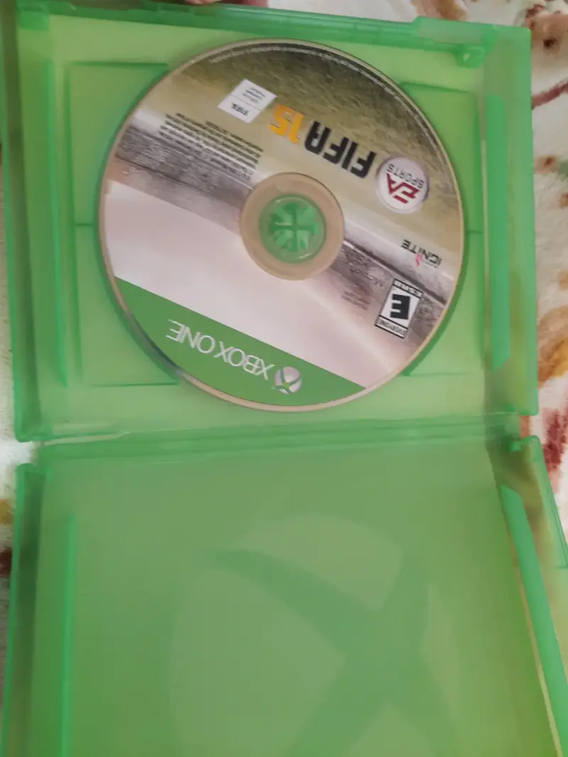 FIFA 15 Edición Ultimate para Xbox One en Español - 3