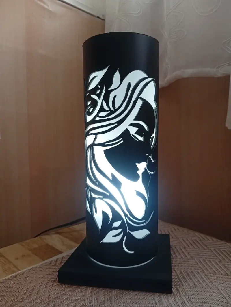 Lámpara decorativa de mesa con diseño de personajes - 4