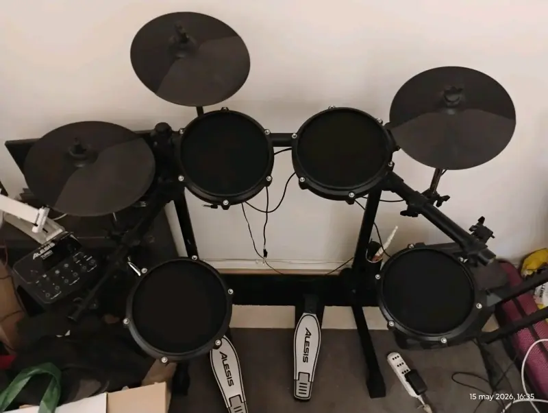 Batería Electrónica Alesis Turbo Kit Completa - 1