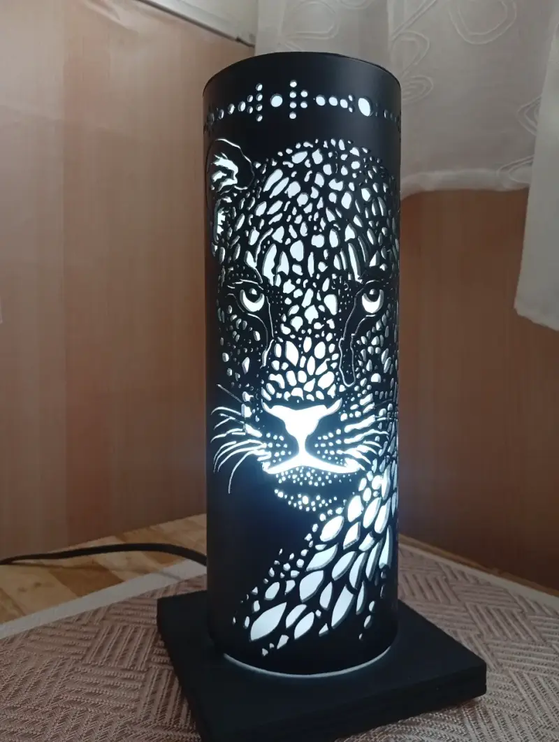 Lámpara decorativa LED con diseño de Colo-Colo - 4