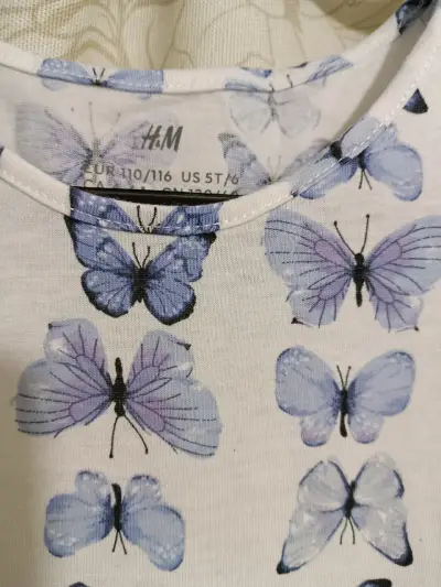 Vestido infantil con estampado de mariposas H&M - miniatura 2