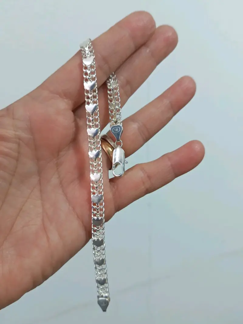 Pulsera de plata con diseño de corazones - 2