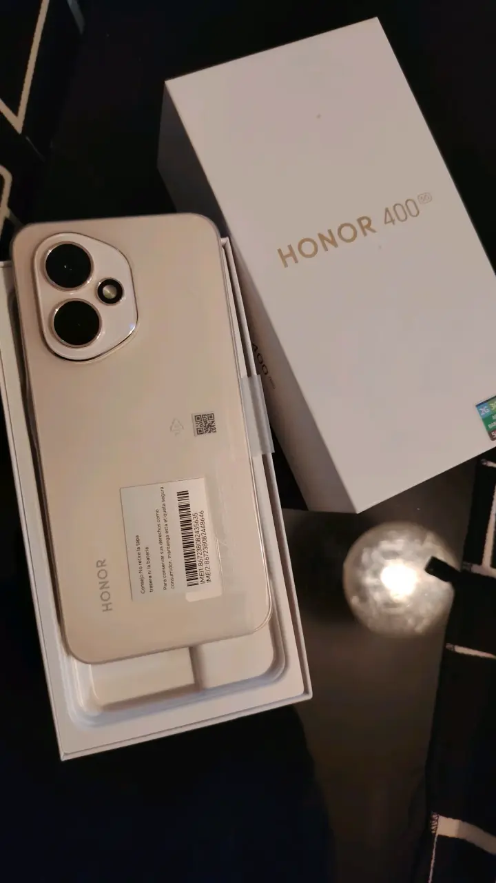 Smartphone Honor 400 5G con caja y accesorios - 3