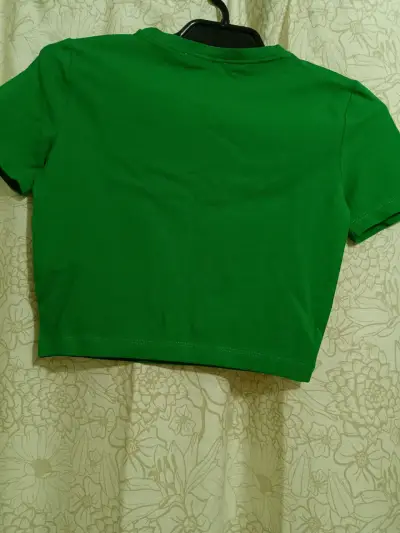 Polera verde corta Zara para mujer - miniatura 3