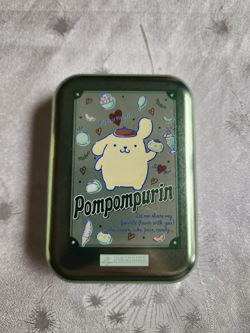 Lata Coleccionable Pompompurin con Tarjeta Edición Limitada - 2