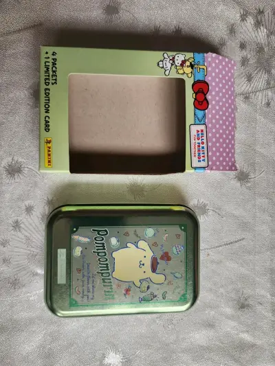 Lata Coleccionable Pompompurin con Tarjeta Edición Limitada - miniatura 5
