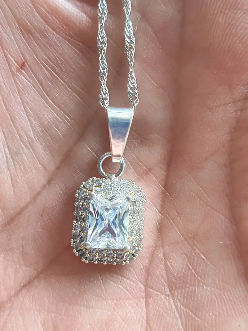 Colgante de plata con cadena y piedra brillante - 1