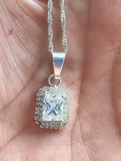 Colgante de plata con cadena y piedra brillante - miniatura 1