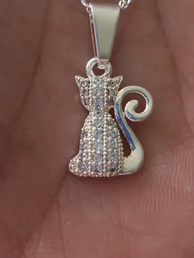 Colgante de gato en plata con cadena - miniatura 1
