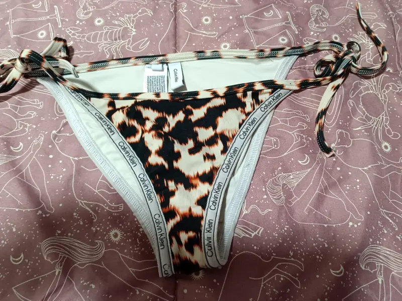 Bikini Calvin Klein rojo y estampado animal - 5