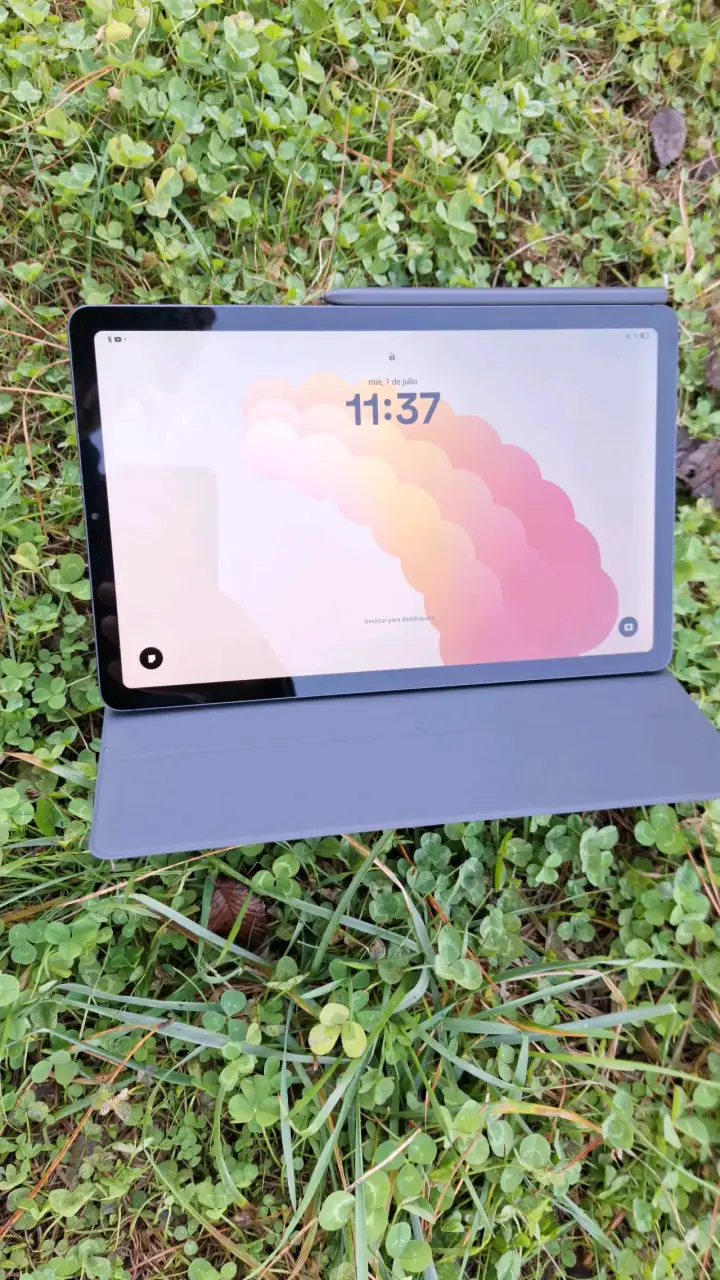 Tablet Samsung Galaxy Tab S6 Lite con S Pen - 5