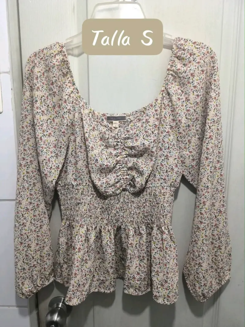 Blusa floral de manga larga talla S