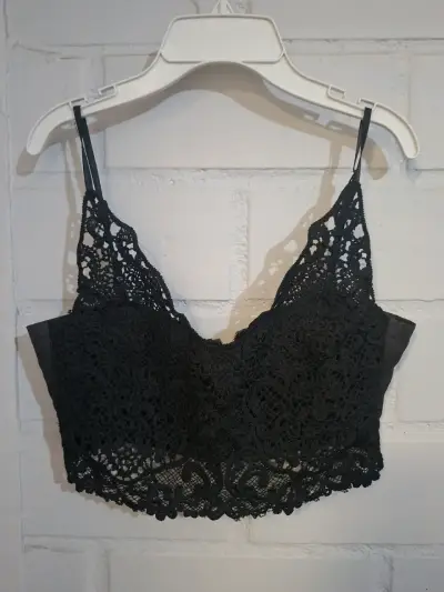 Top de encaje negro con tirantes - miniatura 1