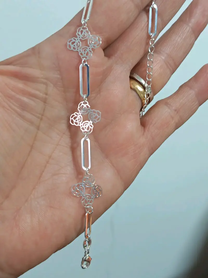 Pulsera de plata con diseño floral calado - 2