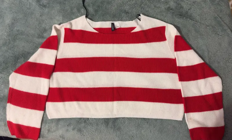 Suéter H&M talla L con detalle - 2