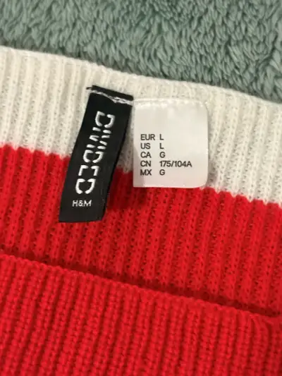 Suéter H&M talla L con detalle - miniatura 3