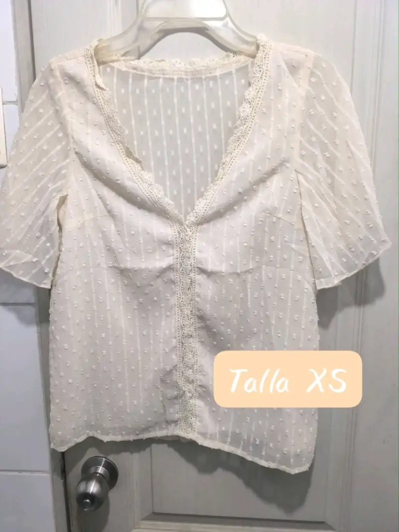 Blusa blanca de encaje talla XS