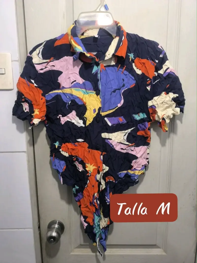 Camisa estampada colorida talla M