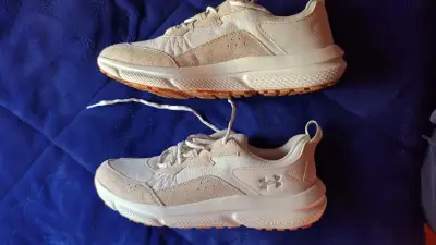 Zapatillas Under Armor Charged Verssert 2 - miniatura 1