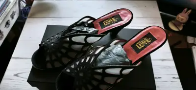 Sandalias originales marca Kat Von D mod. Kitten - miniatura 1