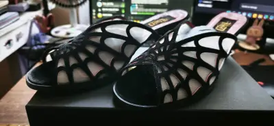 Sandalias originales marca Kat Von D mod. Kitten - miniatura 2