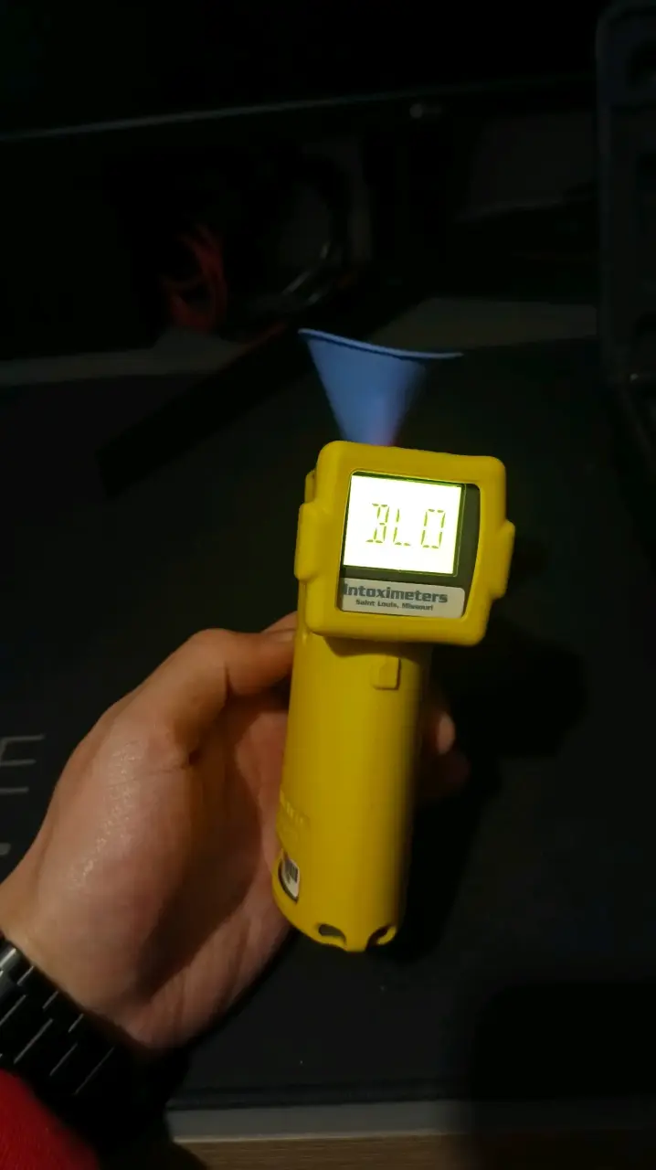 Alcoholímetro portátil Intoximeters con protector - 1
