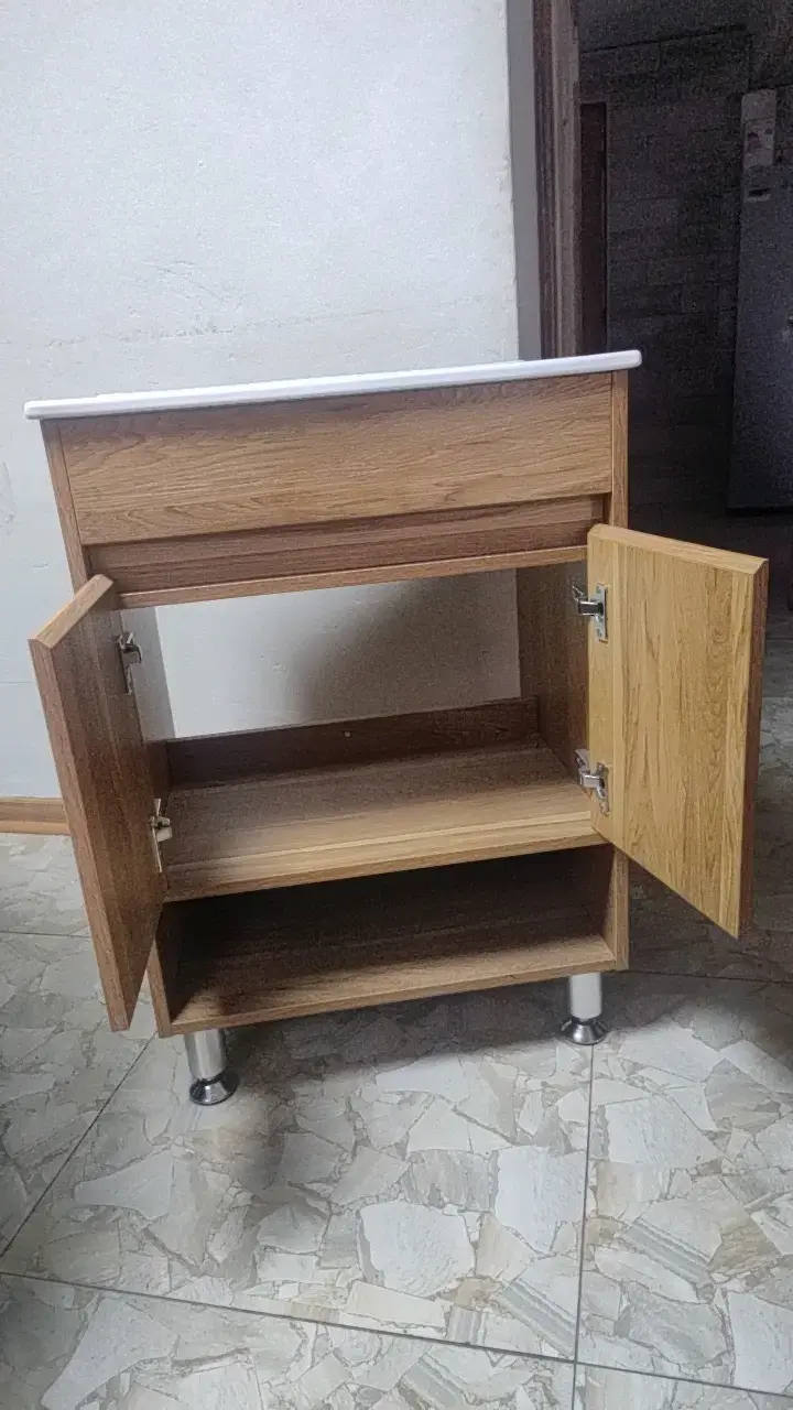 Vanitorio de baño con mueble de madera - 2