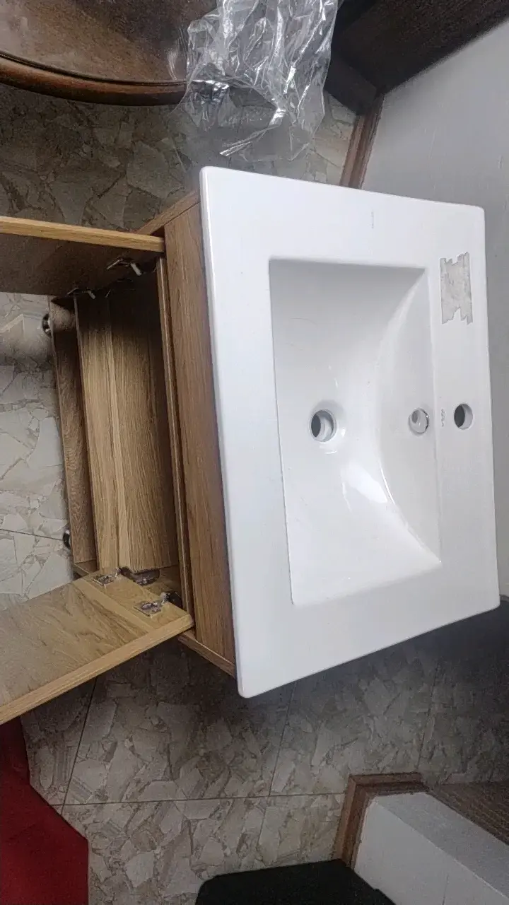 Vanitorio de baño con mueble de madera - 3
