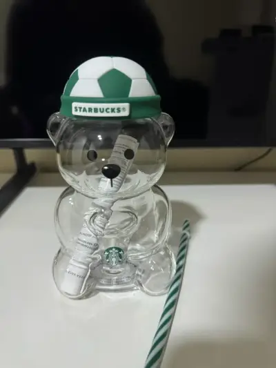 Vaso de oso Starbucks con tapa de fútbol - miniatura 1