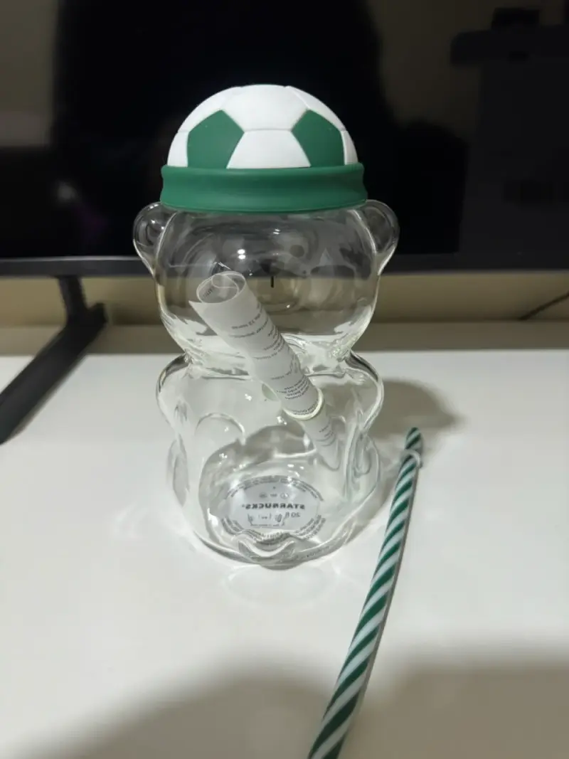 Vaso de oso Starbucks con tapa de fútbol - 2