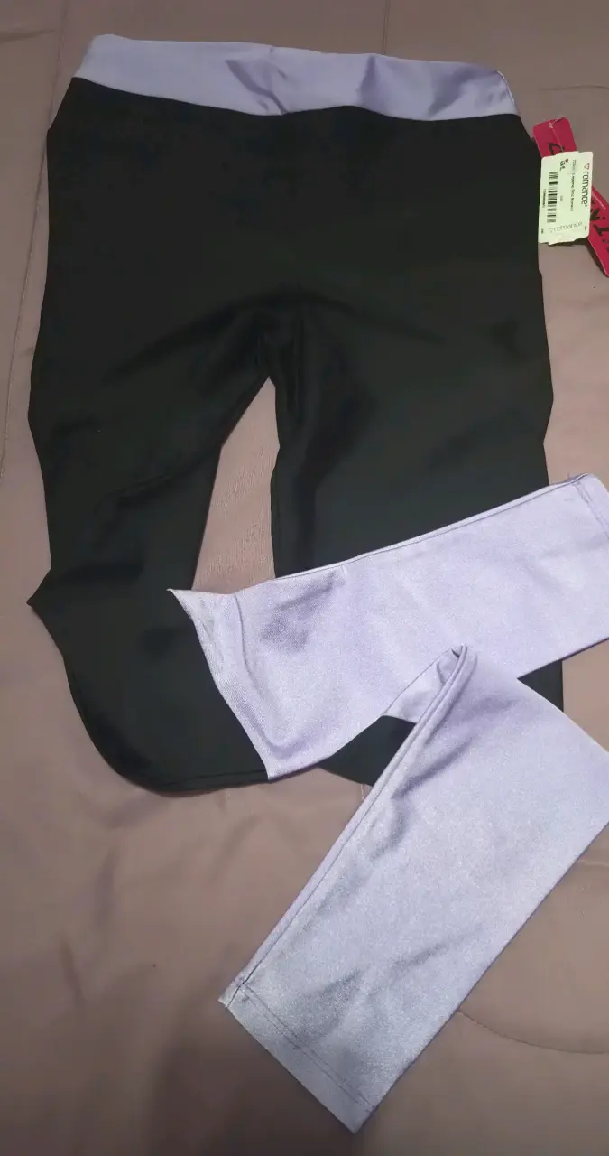Conjunto deportivo sin mangas negro y lila - 2
