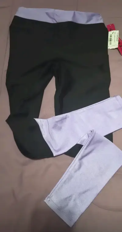 Conjunto deportivo sin mangas negro y lila - miniatura 2