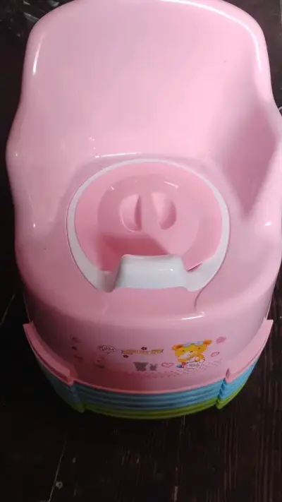 Bacinica infantil rosa con diseño de osito - miniatura 1