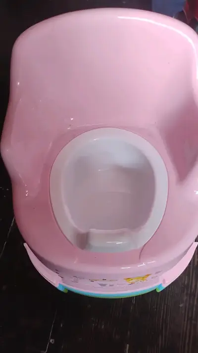 Bacinica infantil rosa con diseño de osito - miniatura 3