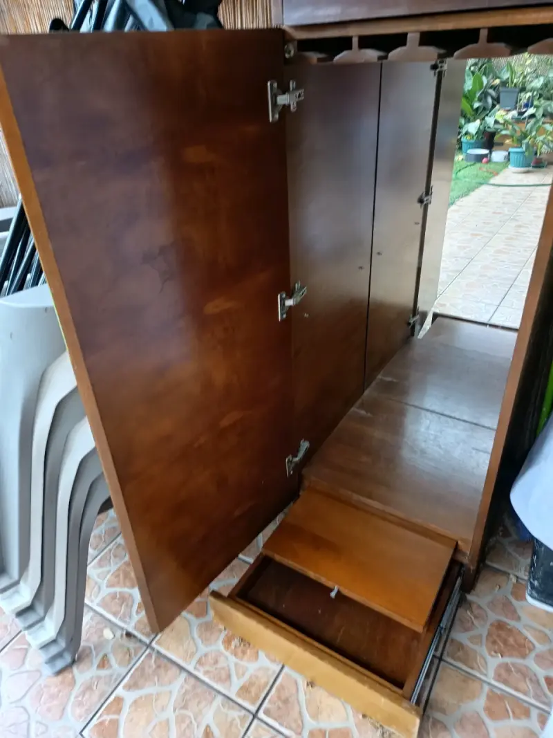 Mueble de madera copero con luz interior - 4