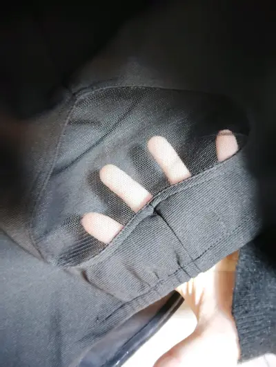 Vestido negro sin tirantes elegante - miniatura 2