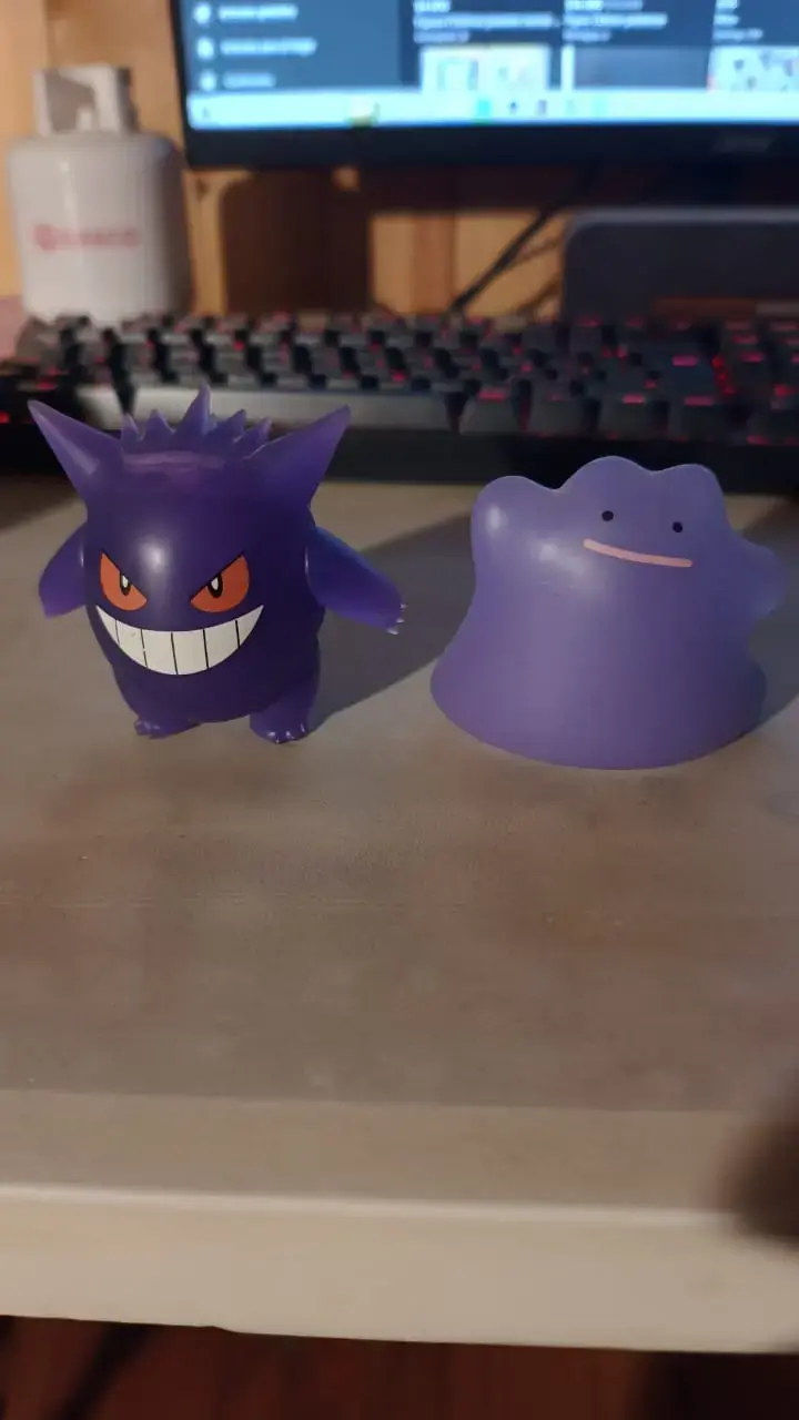 Figuras de colección Pokémon Gengar y Ditto