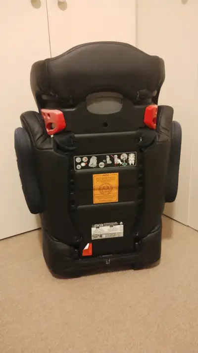 Silla de Auto Infanti Negra con Protección Lateral - miniatura 2