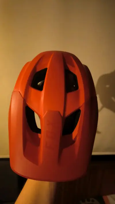 Casco de ciclismo rojo Fox con visera - miniatura 2