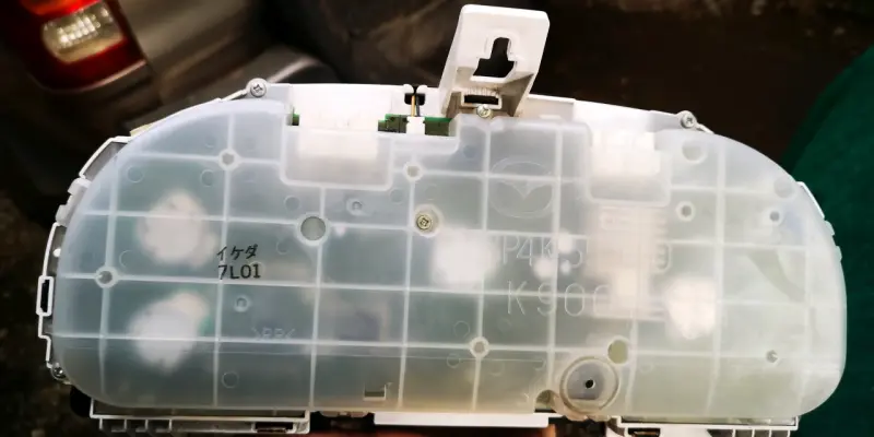 Tablero instrumentos sinoptico Mazda 3 - 4
