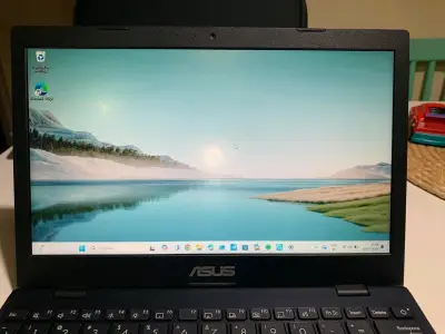 Cargador y Notebook ASUS L210MA en buen estado - miniatura 5