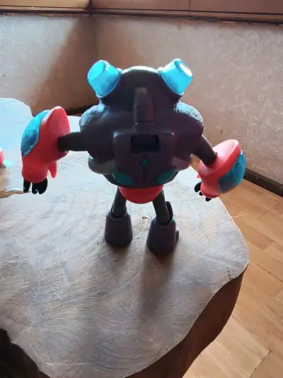 Figura de acción Ben 10 con brazos articulados - miniatura 2