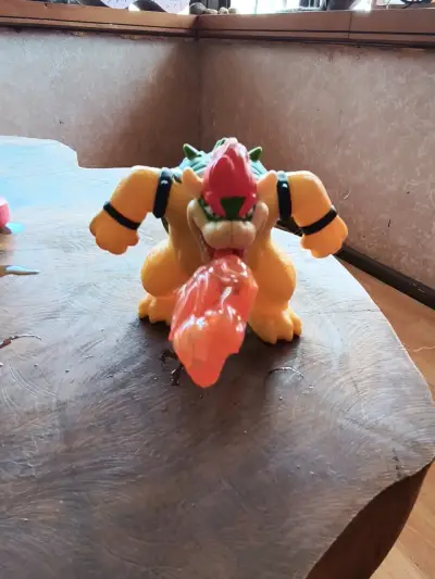 Figura de acción Bowser con efecto de fuego - miniatura 1
