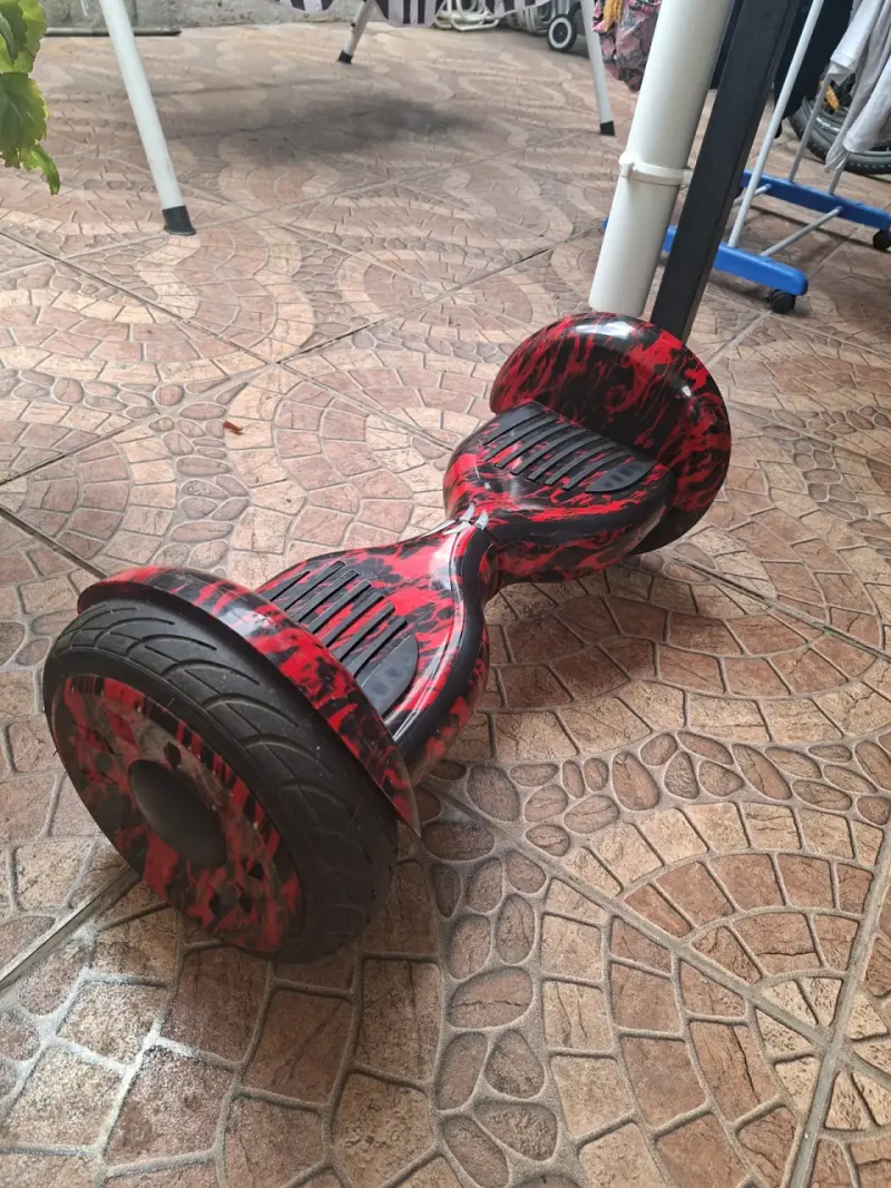 Hoverboard eléctrico rojo y negro - 3