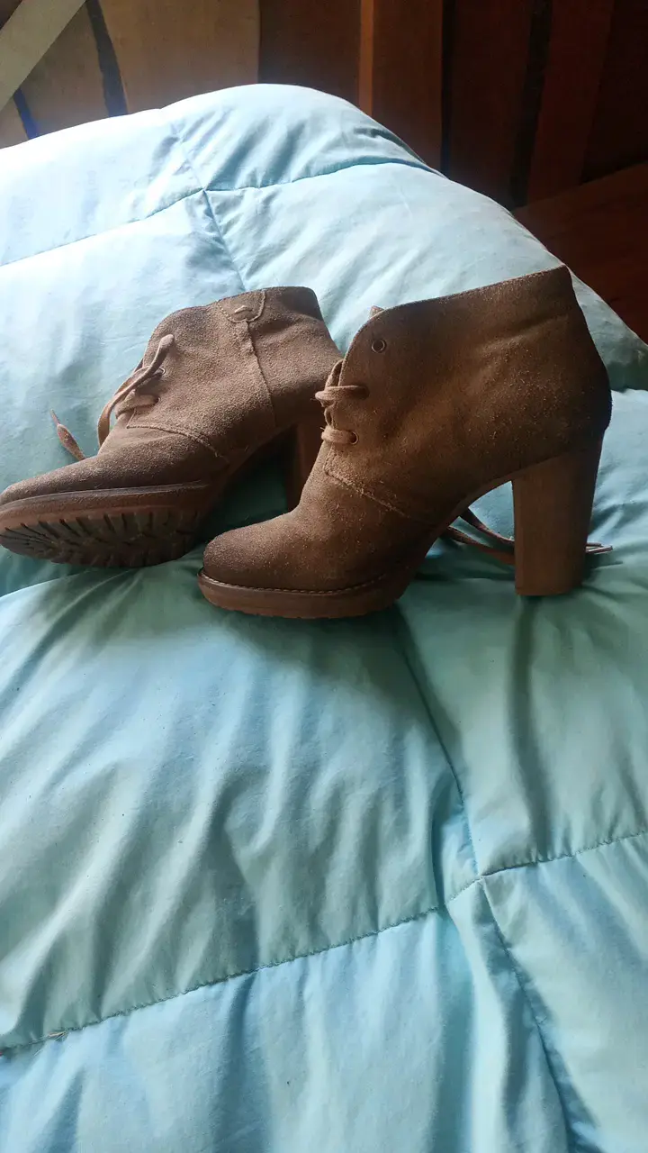 Sandalias de cuña con lazo y botines de tacón alto - 2