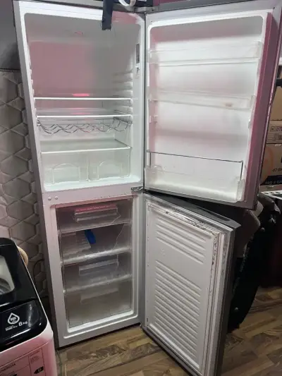 Refrigerador de dos puertas sin uso - miniatura 3