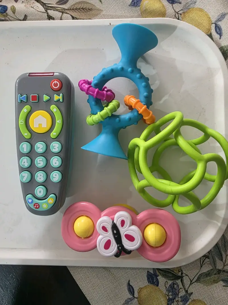 Set de juguetes sensoriales para bebés