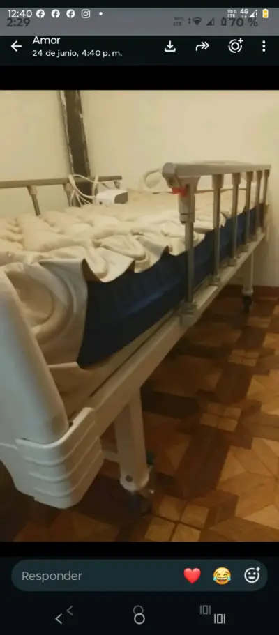 Cama clínica con colchón antiescaras beige - miniatura 2