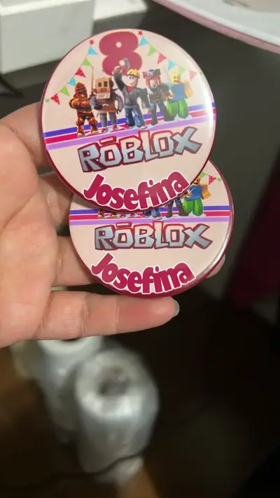 Chapas personalizadas para cumpleaños y eventos - miniatura 1