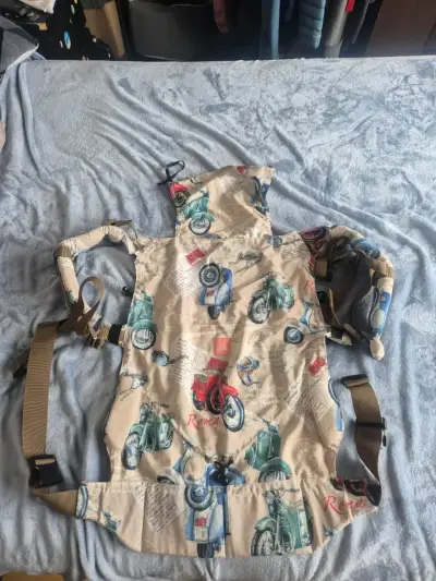 Mochila portabebé estampado de motos - miniatura 1